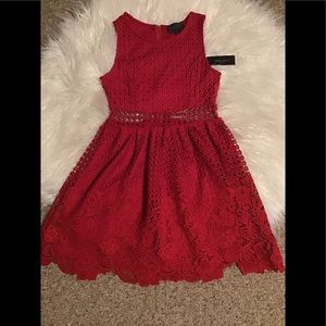 Women’s size medium reds sleeveless NWT Romeo & Juliet couture dress party dress